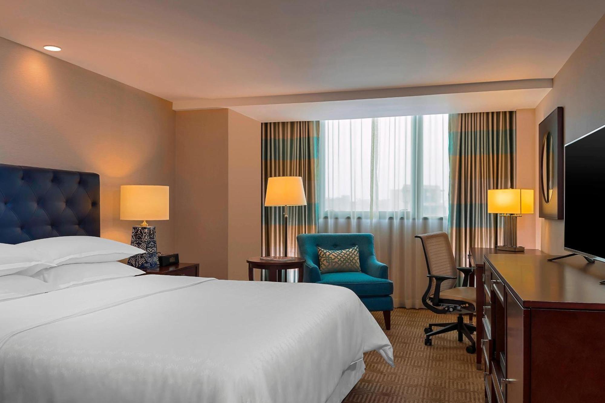 Hotel Sheraton Maria Isabel 5*